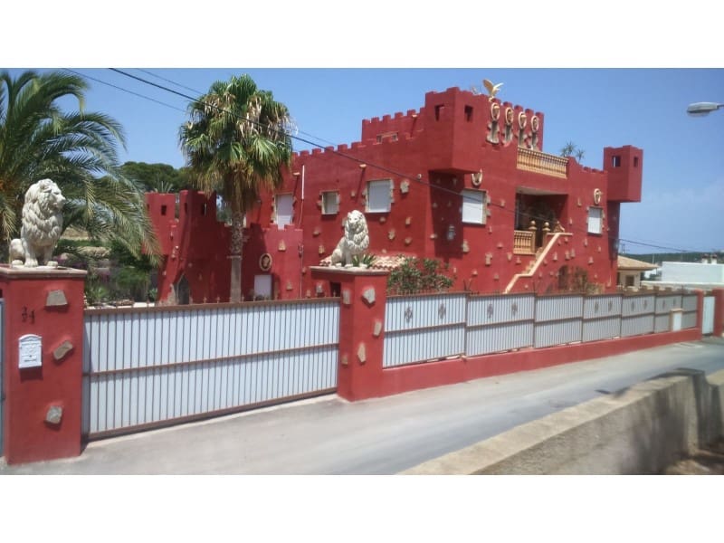 Chalet de 4 habitaciones en Los Gallardos en venta con garaje - 430.000 € (Ref: 5239134)