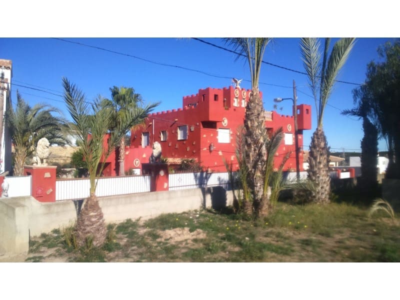 Chalet de 4 habitaciones en Los Gallardos en venta con garaje - 430.000 € (Ref: 5239134)