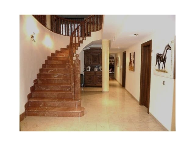 7 bedroom Villa for sale in Vera Ciudad, Vera with pool garage - € 750,000 (Ref: 5239138)