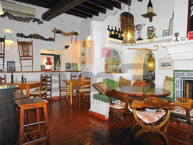 Restaurant/Bar til salg i Turre med garage - € 450.000 (Ref: 5239196)