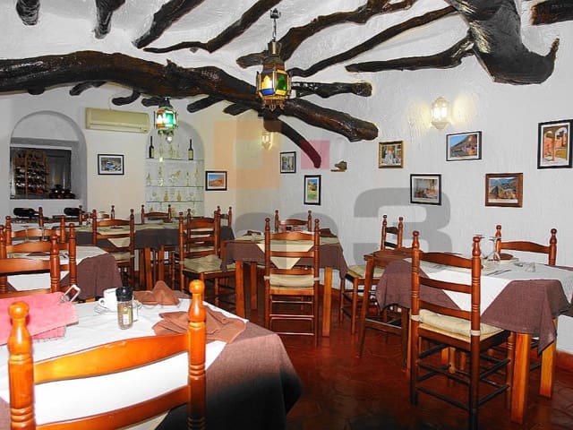 Restaurant/Bar til salg i Turre med garage - € 450.000 (Ref: 5239196)