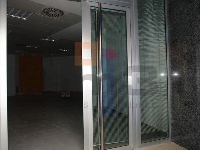 Kommersiell att hyra i Vera Ciudad, Vera - 1 200 € (Ref: 5239268)