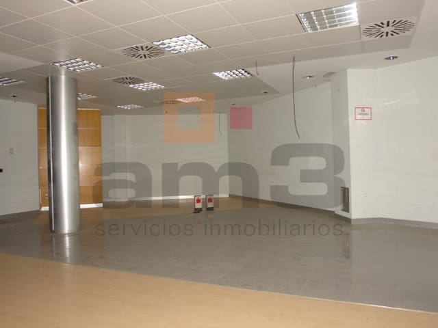 Kommersiell att hyra i Vera Ciudad, Vera - 1 200 € (Ref: 5239268)