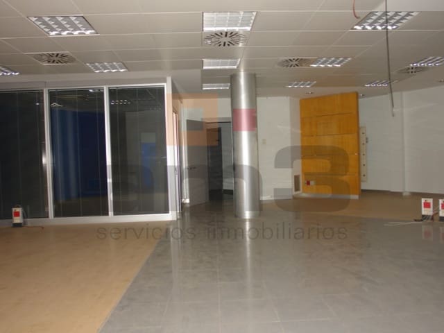 Kommersiell att hyra i Vera Ciudad, Vera - 1 200 € (Ref: 5239268)