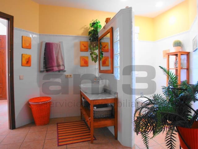 4 makuuhuone Huvila myytävänä paikassa Vera Ciudad, Vera mukana uima-altaan 
autotalli - 695 000 € (Ref: 5239388)