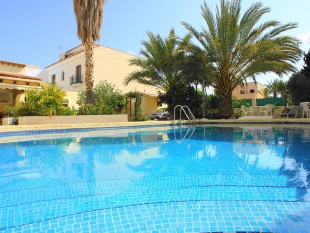 4 makuuhuone Huvila myytävänä paikassa Vera Ciudad, Vera mukana uima-altaan 
autotalli - 570 000 € (Ref: 5948900)