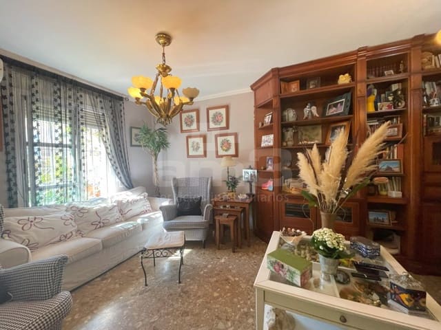4 bedroom Apartment for sale in Vera Ciudad, Vera with garage - € 250,000 (Ref: 8395384)