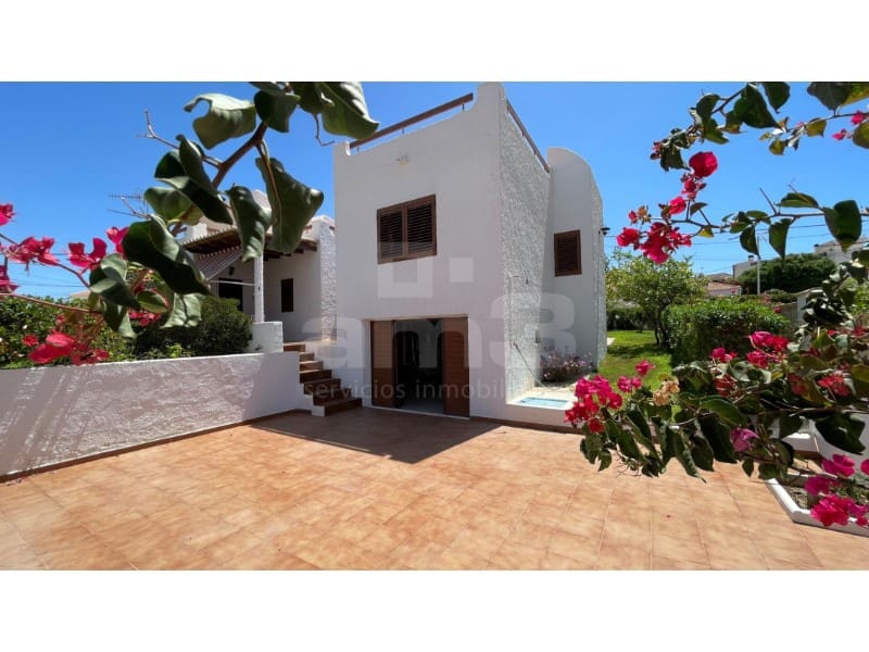 4 makuuhuone Huvila myytävänä paikassa San Juan de los Terreros mukana 
autotalli - 485 000 € (Ref: 8470184)