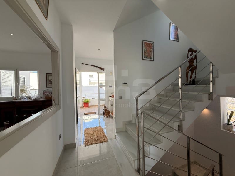 Chalet de 3 habitaciones en Mojácar en venta con garaje - 895.900 € (Ref: 9021134)