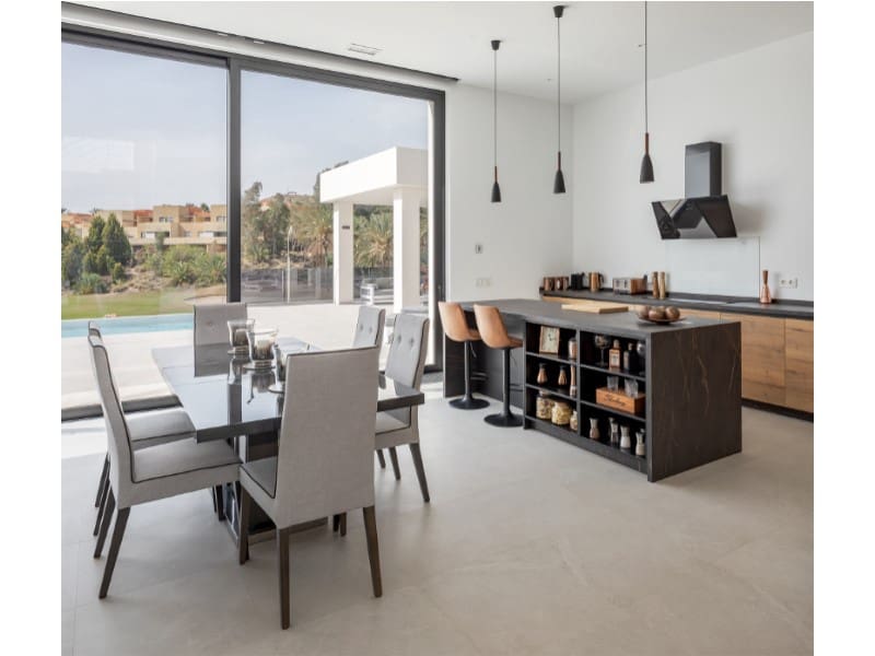 3 makuuhuone Huvila myytävänä paikassa Vera mukana uima-altaan 
autotalli - 674 000 € (Ref: 9141731)