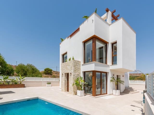 Villa te koop in Cala Marqués, Vera met zwembad garage - € 419.000 (Ref: 9208607)