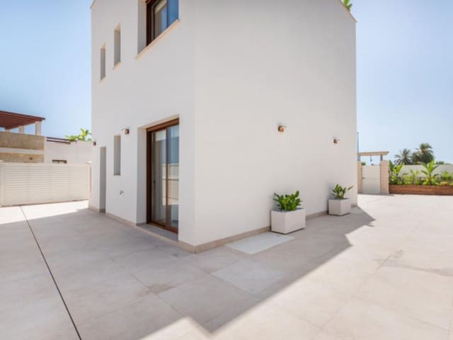 Villa te koop in Cala Marqués, Vera met zwembad garage - € 419.000 (Ref: 9208607)