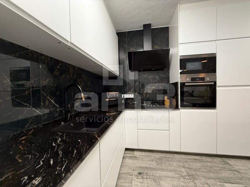 6 bedroom Villa for sale in Turre with garage - € 460,000 (Ref: 9344927)