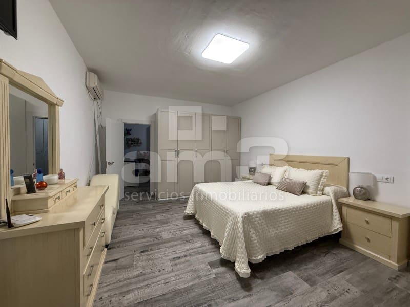 6 bedroom Villa for sale in Turre with garage - € 460,000 (Ref: 9344927)