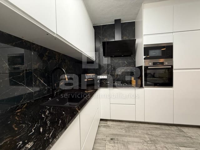 6 makuuhuone Huvila myytävänä paikassa Turre mukana 
autotalli - 460 000 € (Ref: 9344927)