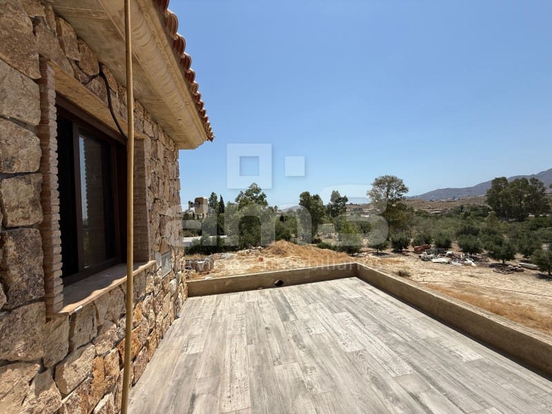 6 bedroom Villa for sale in Turre with garage - € 460,000 (Ref: 9344927)