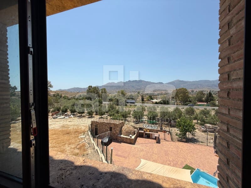 6 bedroom Villa for sale in Turre with garage - € 460,000 (Ref: 9344927)