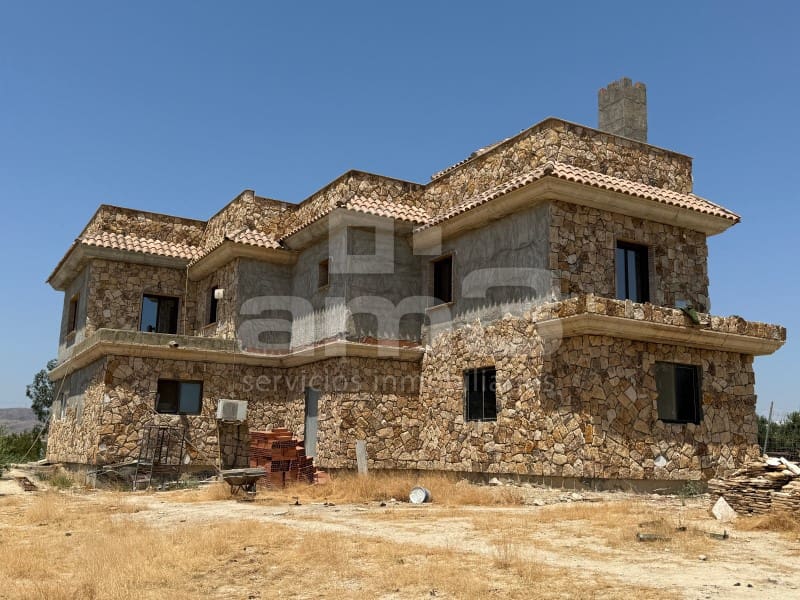 6 bedroom Villa for sale in Turre with garage - € 460,000 (Ref: 9344927)