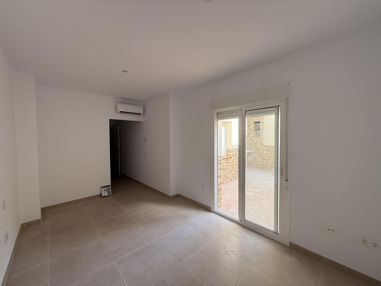 Piso de 2 habitaciones en Vera en venta con garaje - 130.000 € (Ref: 9440782)