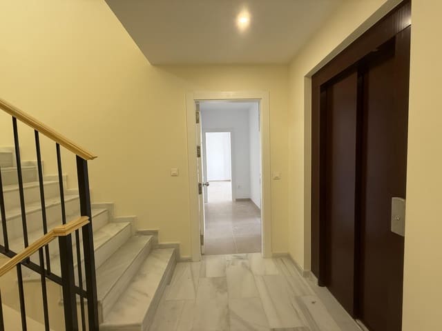 Piso de 2 habitaciones en Vera en venta con garaje - 130.000 € (Ref: 9440782)