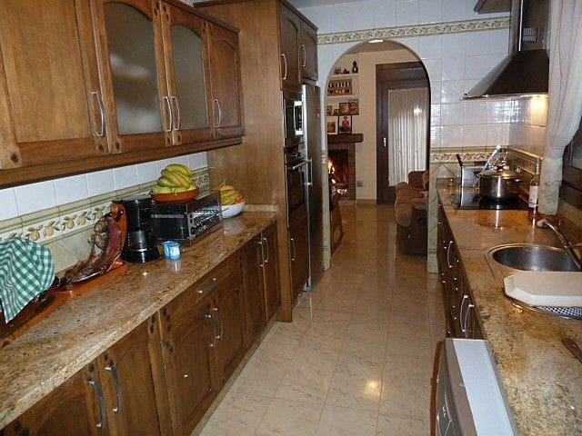 7 slaapkamer Villa te koop in Vera Ciudad, Vera met zwembad garage - € 750.000 (Ref: 9446521)