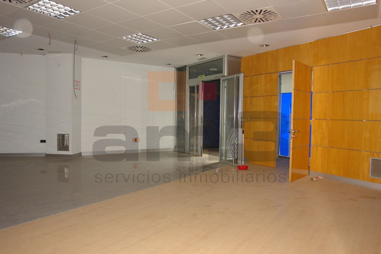 Local Comercial en Vera en alquiler - 1.200 € (Ref: 9446522)