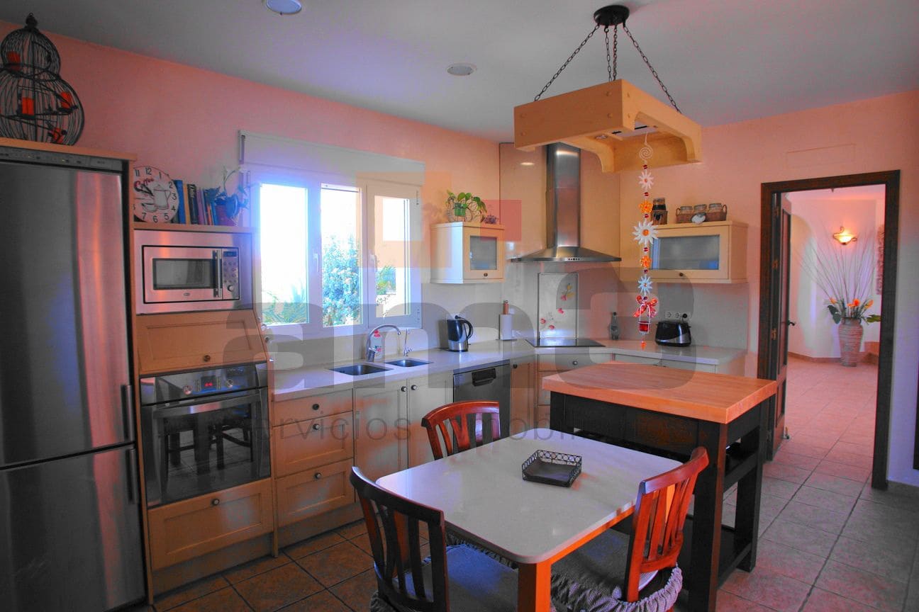 4 bedroom Villa for sale in Vera with pool garage - € 695,000 (Ref: 9446538)