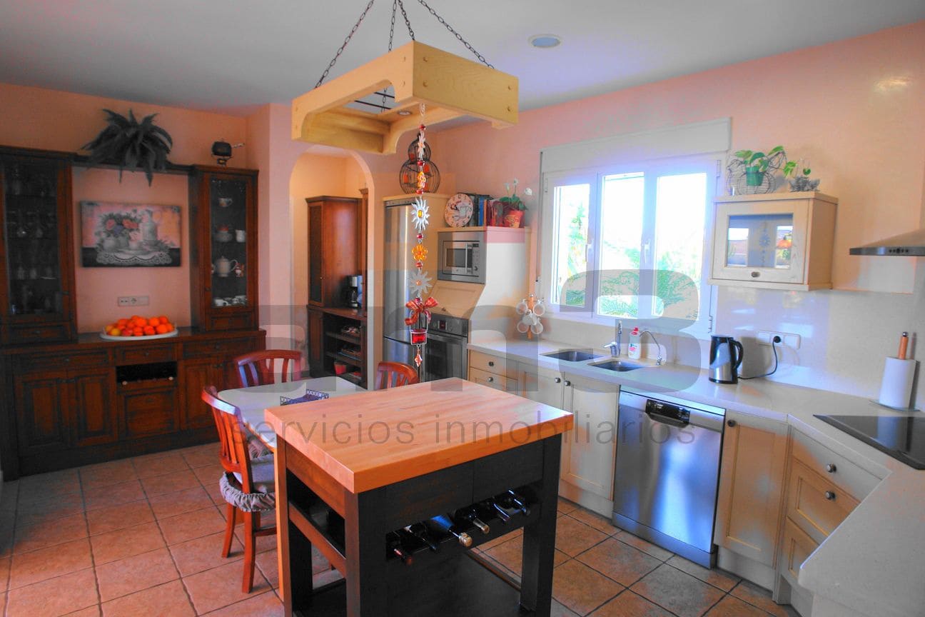 4 bedroom Villa for sale in Vera with pool garage - € 695,000 (Ref: 9446538)