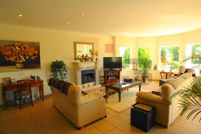 4 bedroom Villa for sale in Vera with pool garage - € 695,000 (Ref: 9446538)