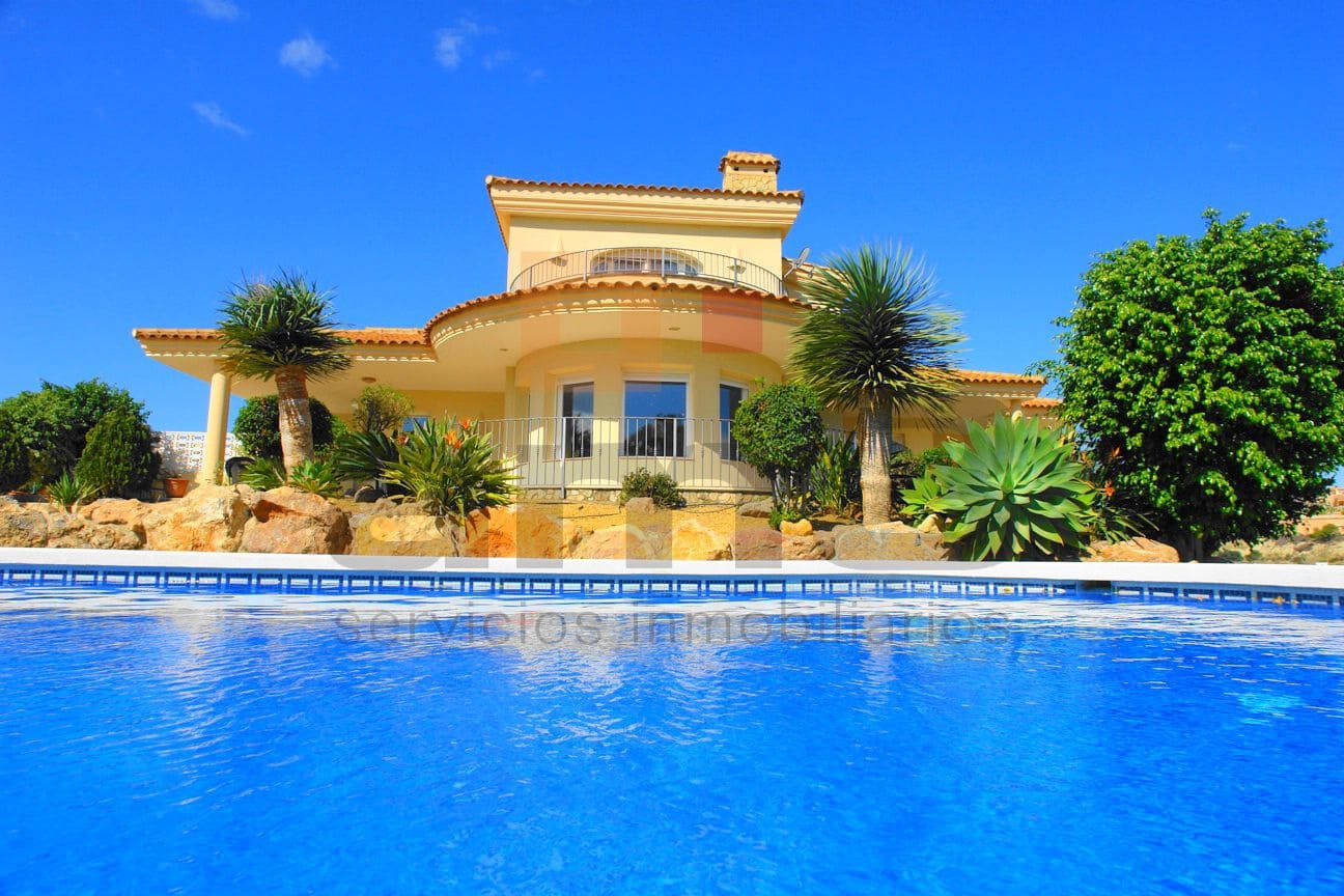 4 bedroom Villa for sale in Vera with pool garage - € 695,000 (Ref: 9446538)