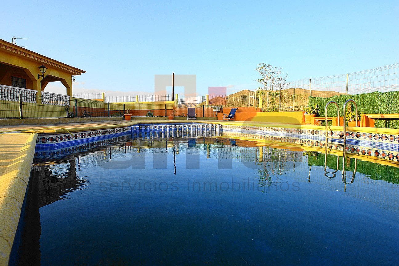 3 soveværelse Villa til salg i Los Llanos (Zurgena) med swimmingpool - € 325.000 (Ref: 9446541)