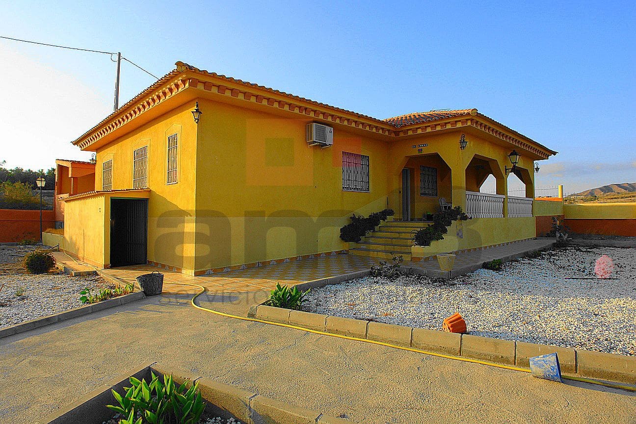 3 soveværelse Villa til salg i Los Llanos (Zurgena) med swimmingpool - € 325.000 (Ref: 9446541)