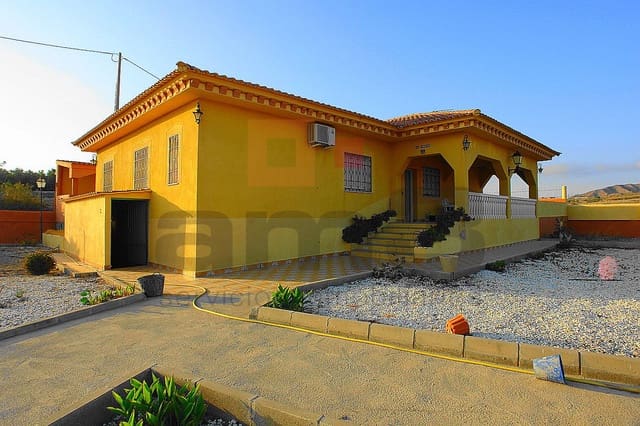 3 soveværelse Villa til salg i Los Llanos (Zurgena), Zurgena med swimmingpool - € 325.000 (Ref: 9446541)