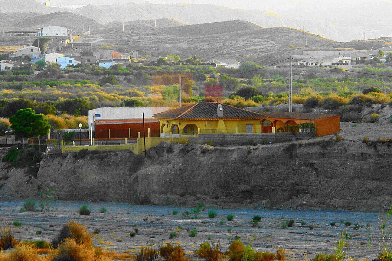 3 soveværelse Villa til salg i Los Llanos (Zurgena) med swimmingpool - € 325.000 (Ref: 9446541)