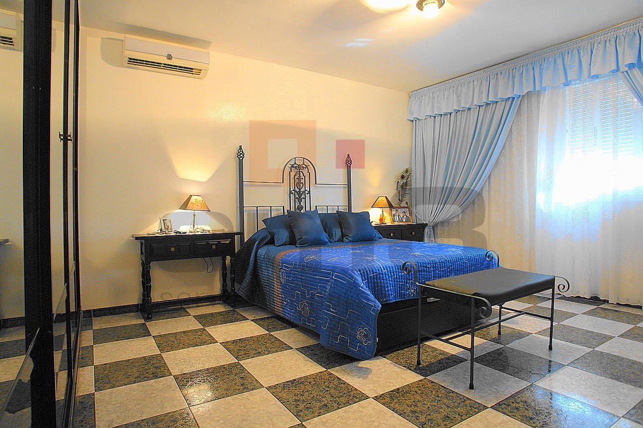 4 soveværelse Villa til salg i Los Gallardos med garage - € 370.000 (Ref: 9446543)