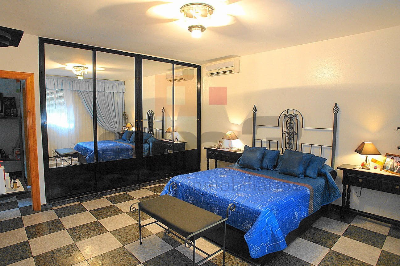 4 soveværelse Villa til salg i Los Gallardos med garage - € 370.000 (Ref: 9446543)