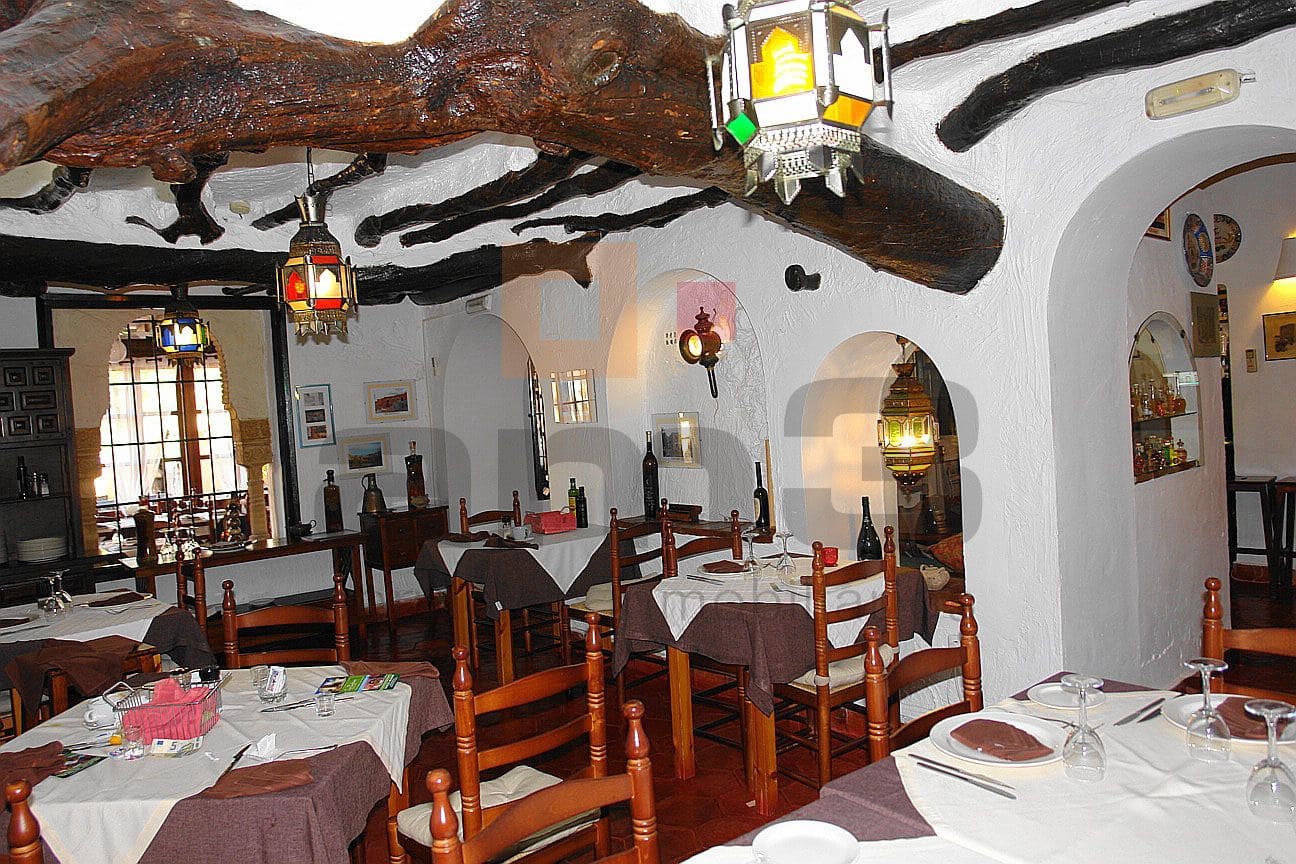 Erhverv til salg i Turre med garage - € 450.000 (Ref: 9446549)