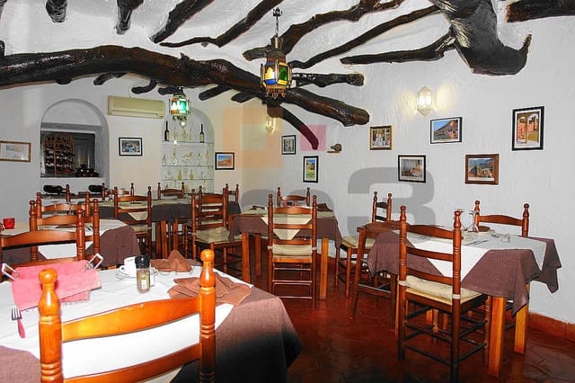 Erhverv til salg i Turre med garage - € 450.000 (Ref: 9446549)