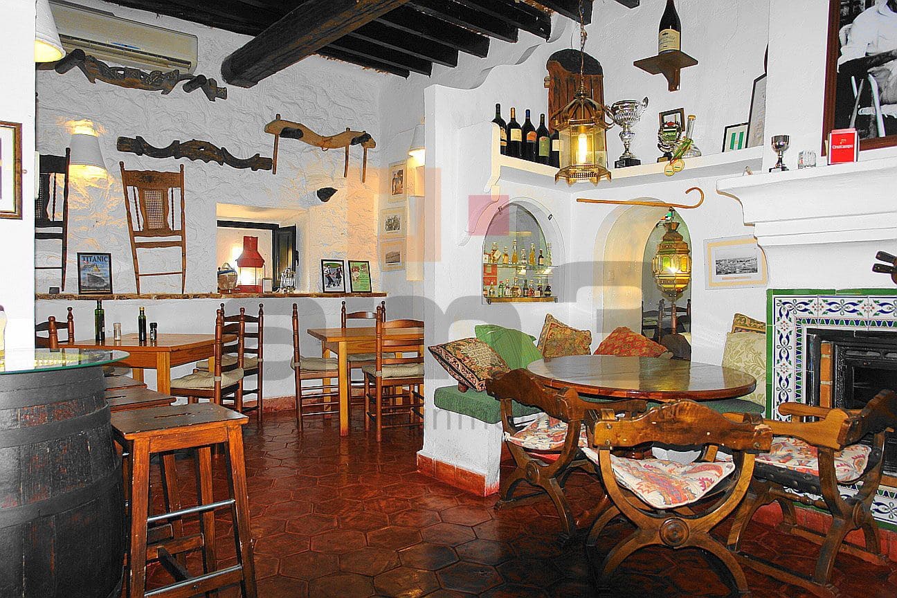 Erhverv til salg i Turre med garage - € 450.000 (Ref: 9446549)