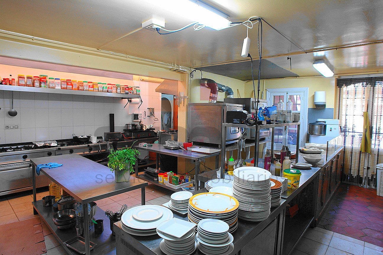 Erhverv til salg i Turre med garage - € 450.000 (Ref: 9446549)