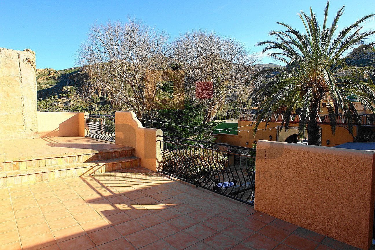 Erhverv til salg i Turre med garage - € 450.000 (Ref: 9446549)