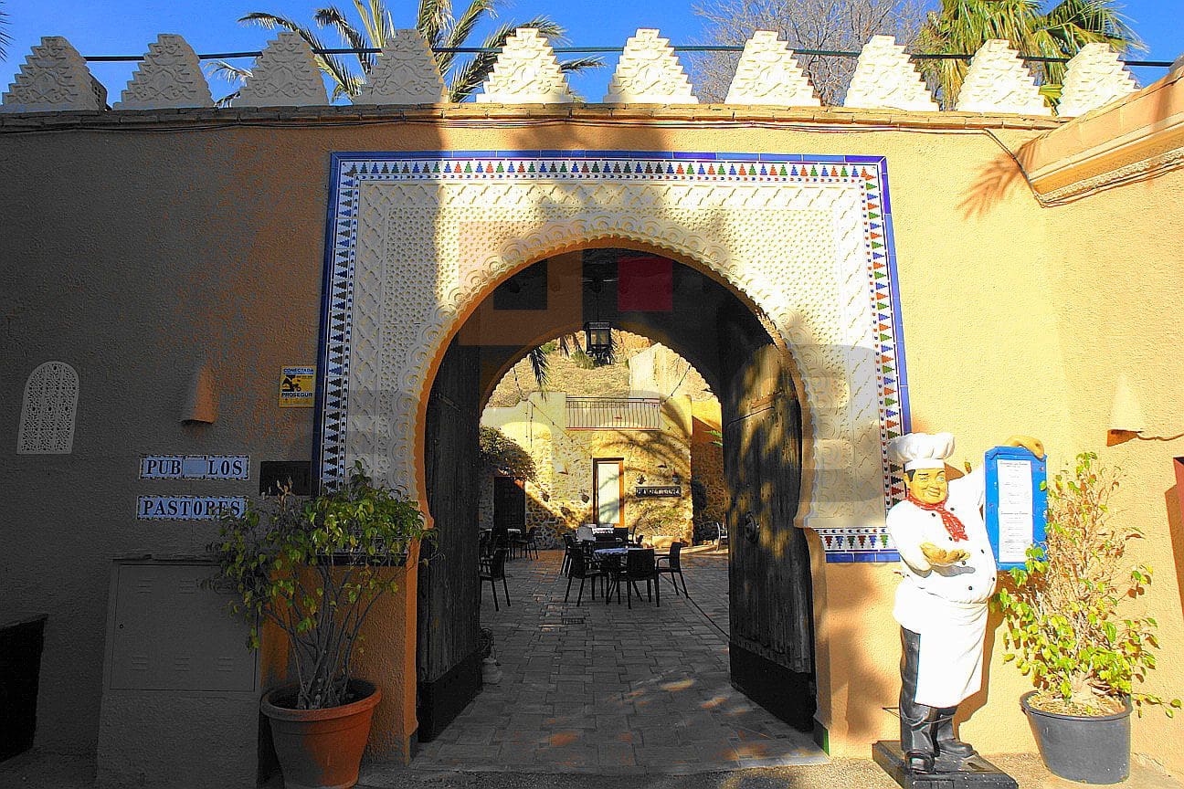 Erhverv til salg i Turre med garage - € 450.000 (Ref: 9446549)