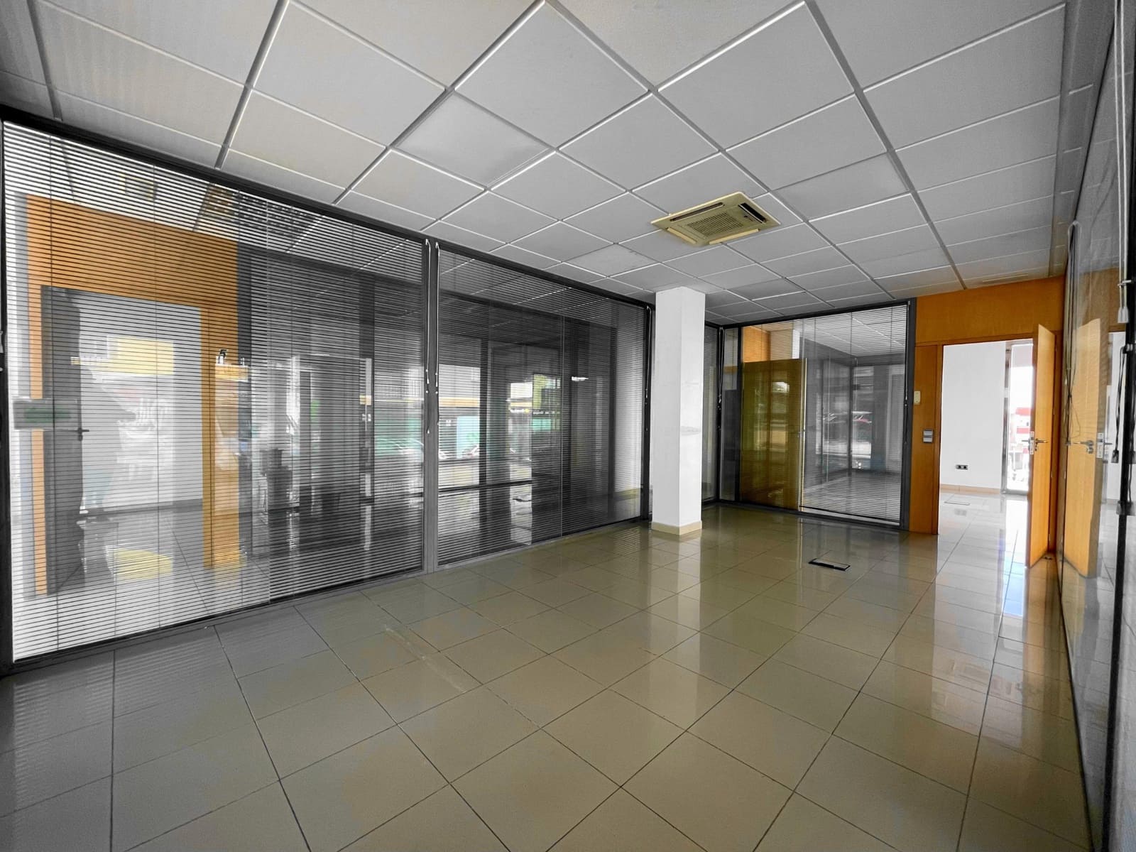 Local Comercial en Vera en alquiler - 1.600 € (Ref: 9446561)