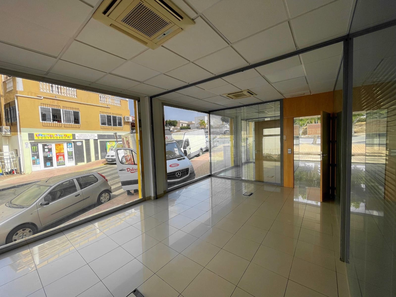 Local Comercial en Vera en alquiler - 1.600 € (Ref: 9446561)