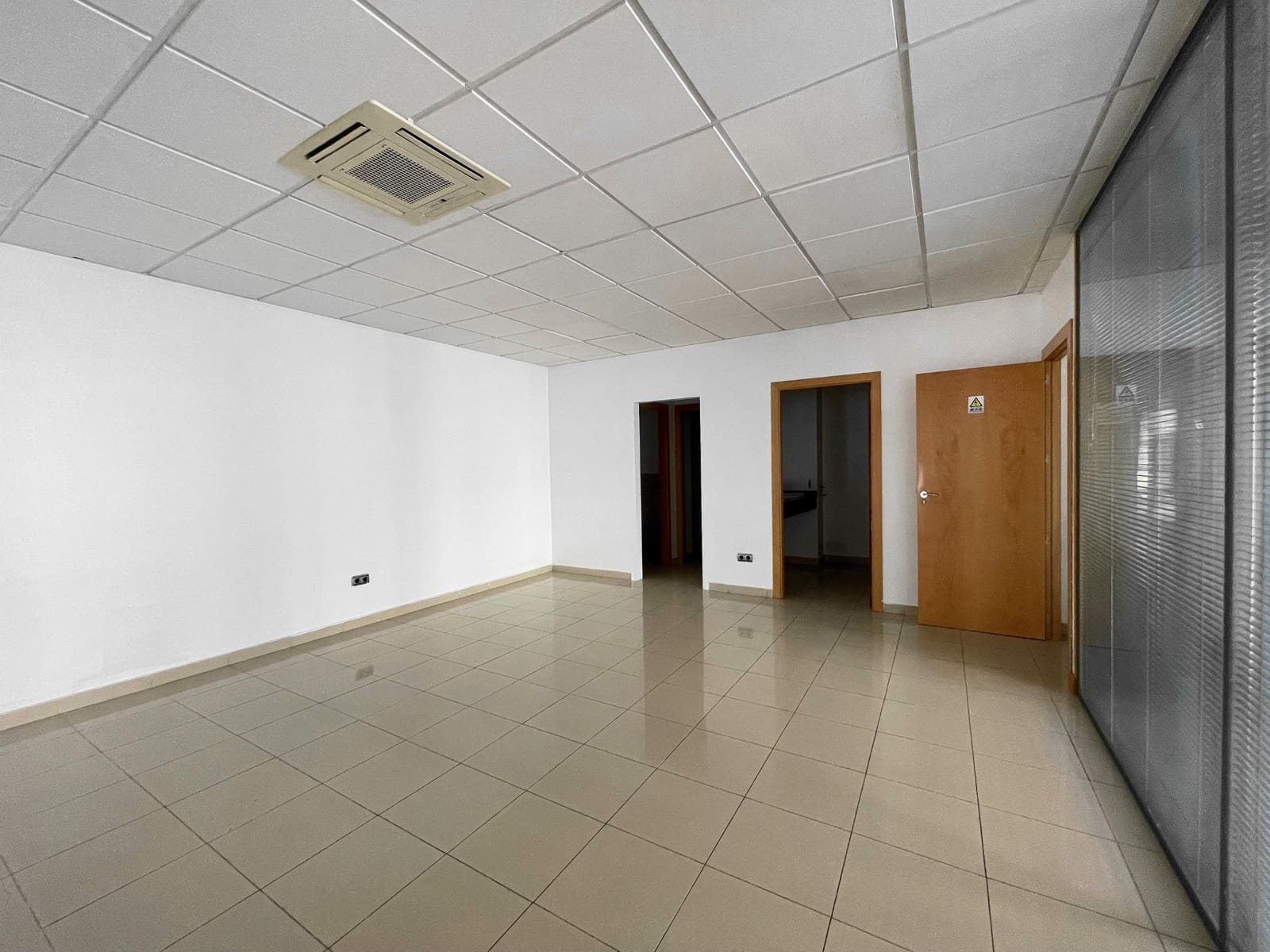 Local Comercial en Vera en alquiler - 1.600 € (Ref: 9446561)