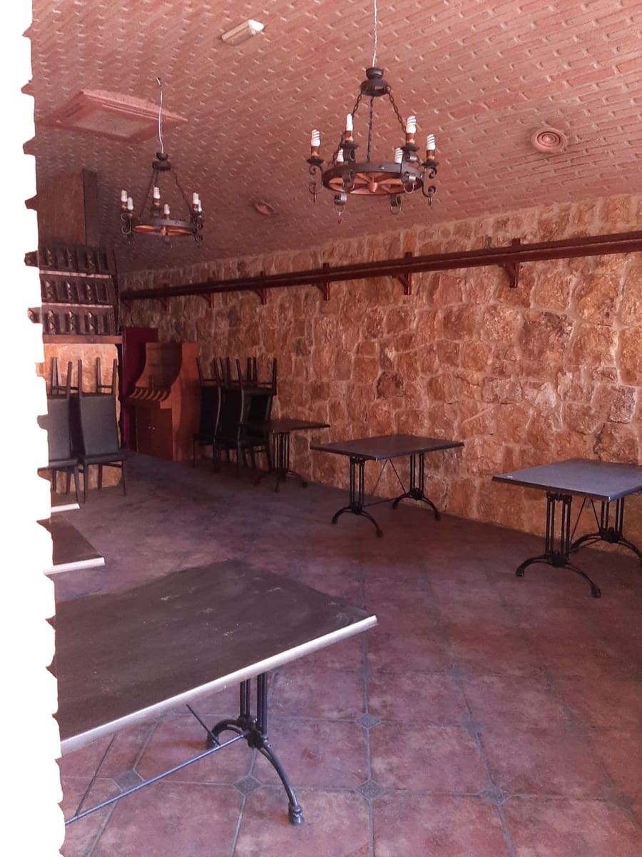 Kommersiell til salgs i Vera - € 275 000 (Ref: 9446565)