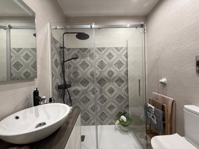 2 bedroom Flat for sale in Garrucha with garage - € 248,000 (Ref: 9610292)