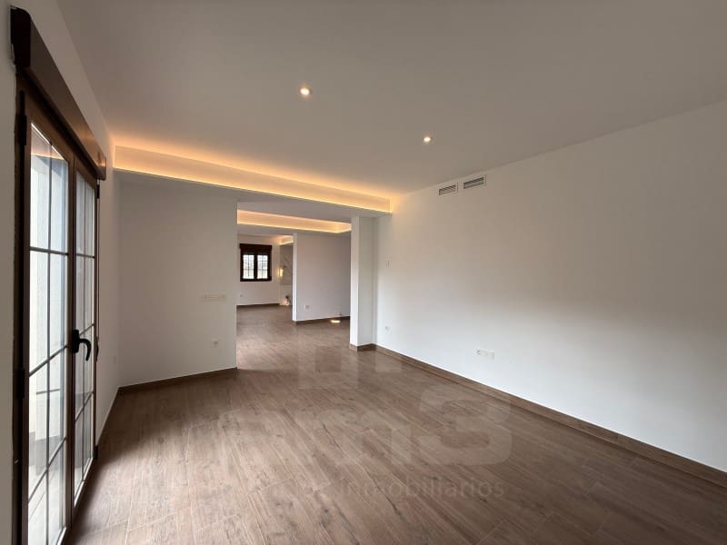 4 makuuhuone Huvila myytävänä paikassa Antas mukana 
autotalli - 490 000 € (Ref: 9610293)