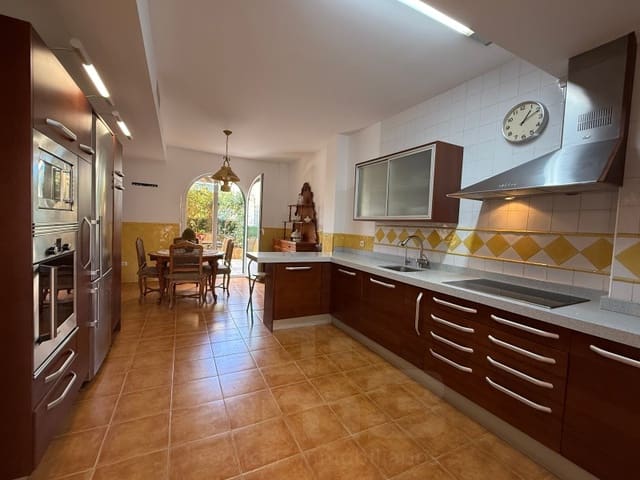 Chalet de 4 habitaciones en Vera Ciudad, Vera en venta con garaje - 685.000 € (Ref: 9644708)