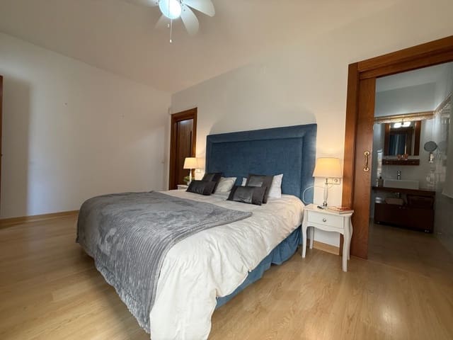 Chalet de 4 habitaciones en Vera Ciudad, Vera en venta con garaje - 685.000 € (Ref: 9644708)